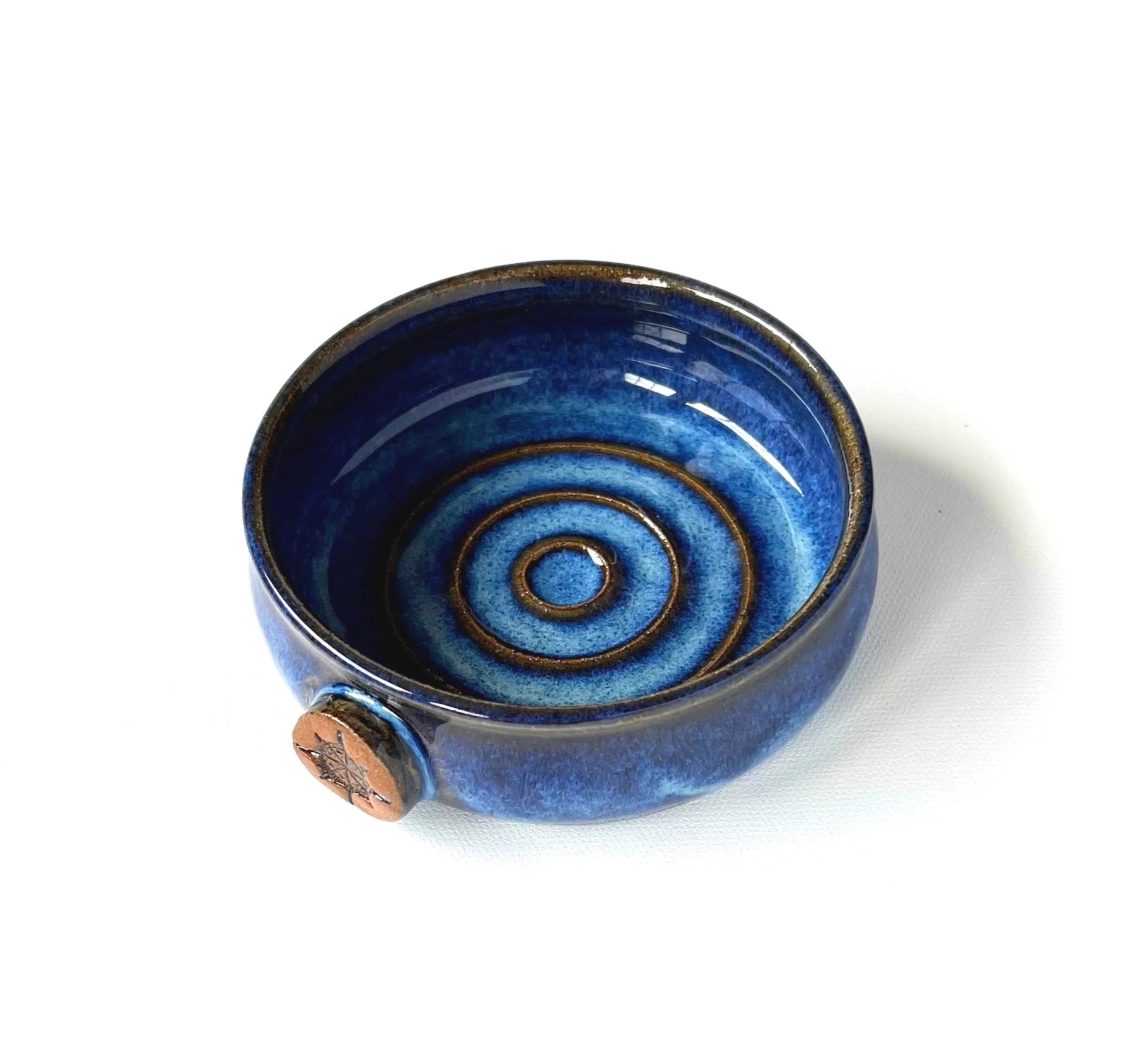 Top view of Captain’s Choice blue lather bowl with spiral interior